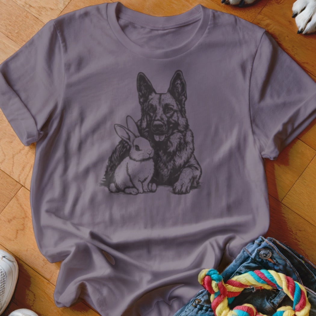 T-shirt with a sketch of a German Shepherd next to a rabbit.