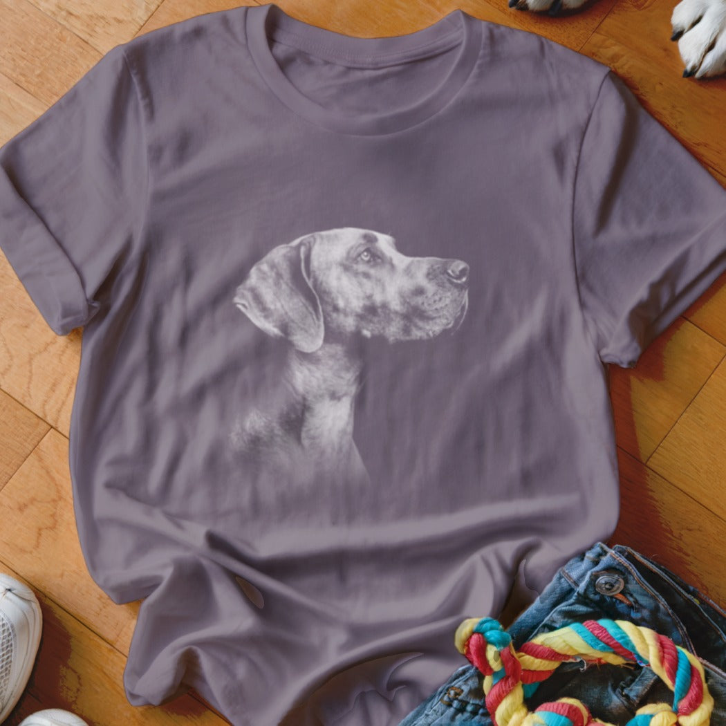 Gray t-shirt with a white sketch of a dog's head and chest.