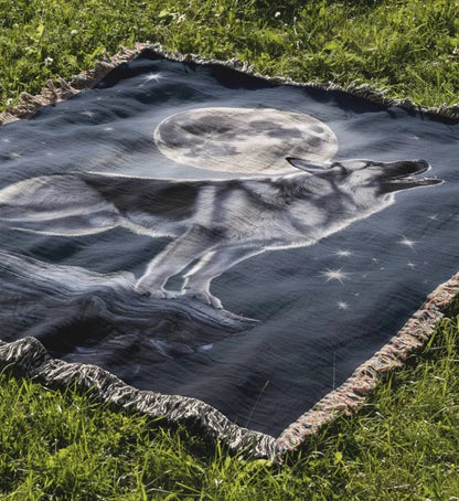 Howling Moon Blanket - The Pawsitive Initiative